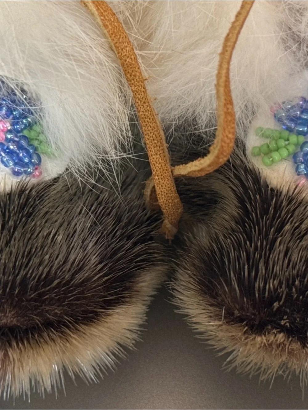 Source Unknown Cream Fur Kids Moccasins with Blue Beaded Flower